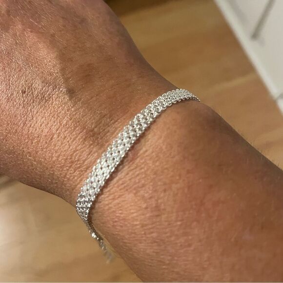 The Dainty Double Link silver bracelet with heart pendant - Picture 3 of 11